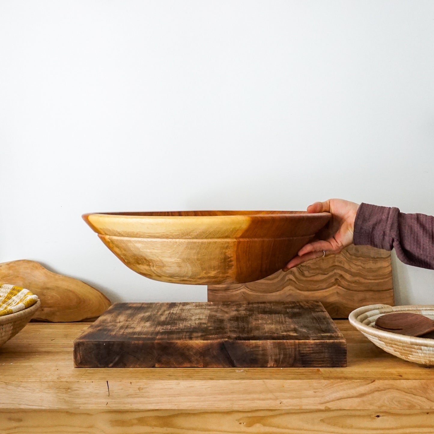 Round Mahogany Salad Bowl